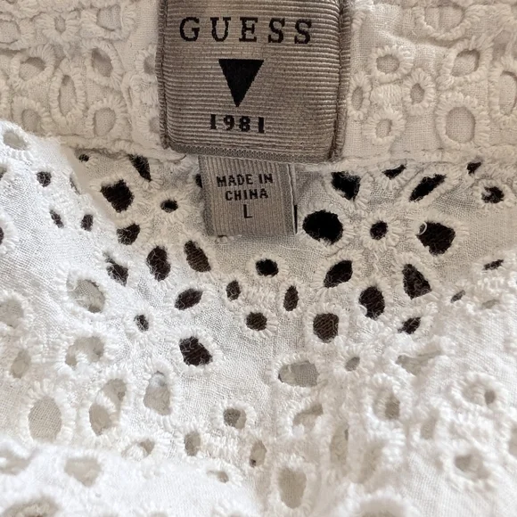 Guess White Sleeveless Eyelet Button-Front Tie-Hem Shirt - Picture 10 of 10